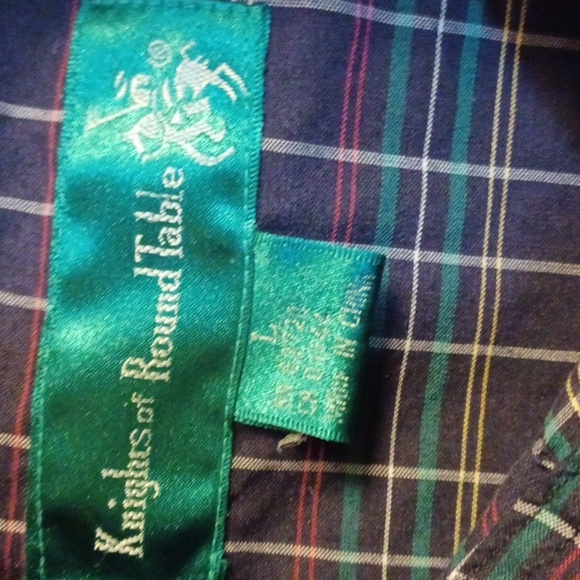 KNIGHTS OF THE ROUND TABLE, MENS SHORT SLEEVE BUTTON UP SHIRT, SIZE LARG… - Picture 3 of 5